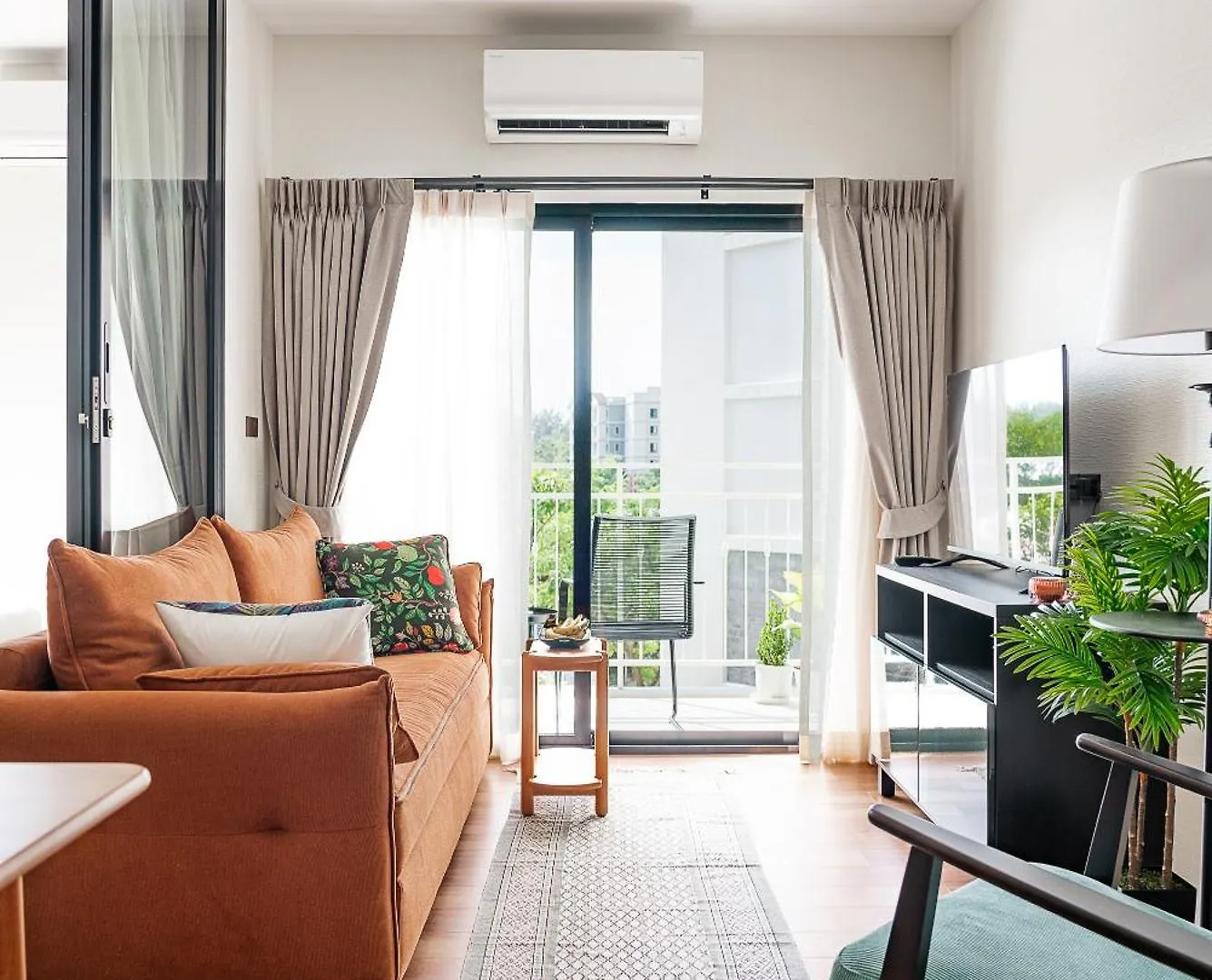 Title Halo Time For Jungle Apartment Nai Yang